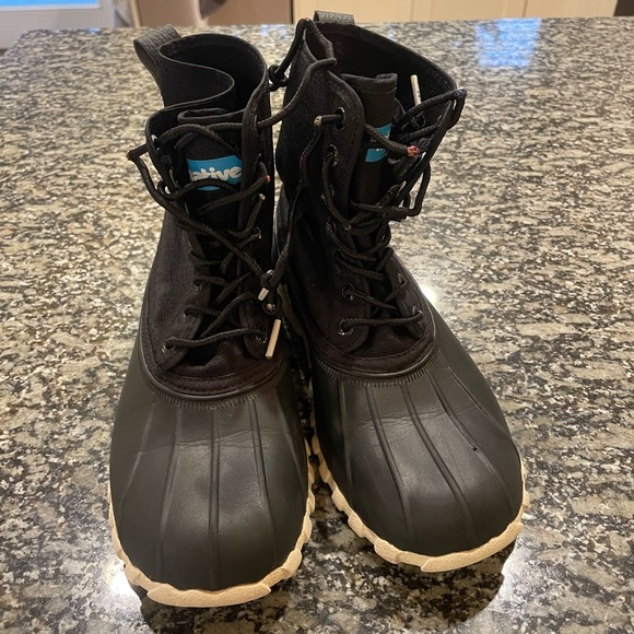 Native boots - Picture 2 of 4